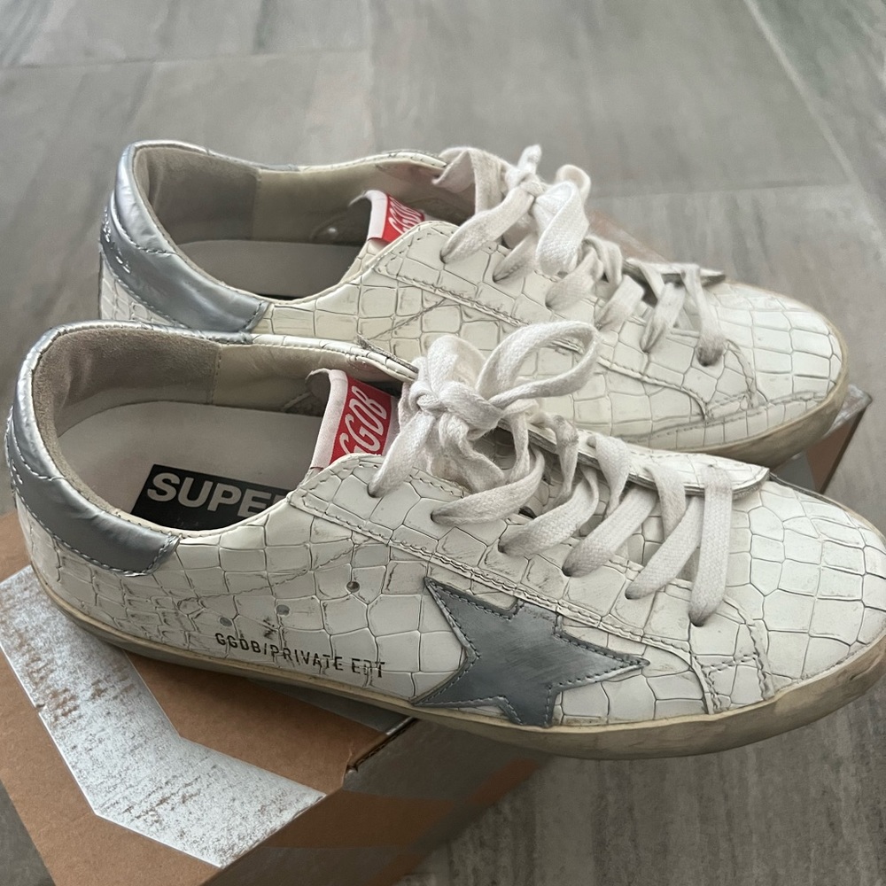 Almost new golden goods leather sneaker! Women size 6